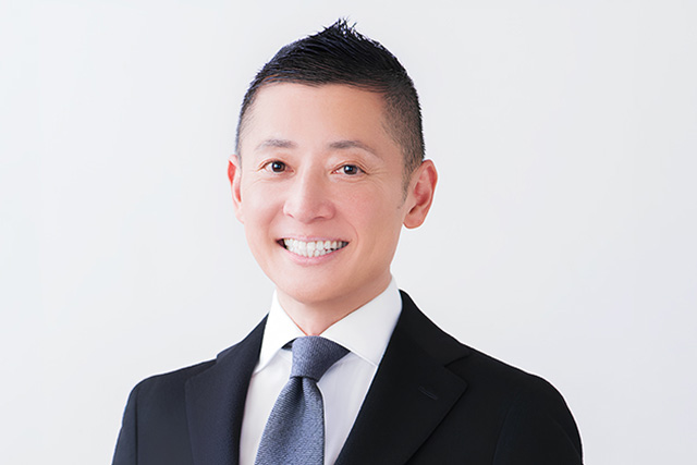 架谷 尚 氏