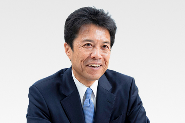 上西 伴浩 氏