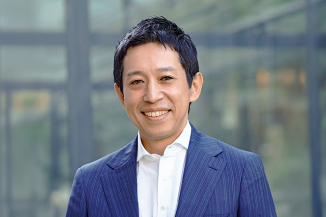 越川 慎司 氏