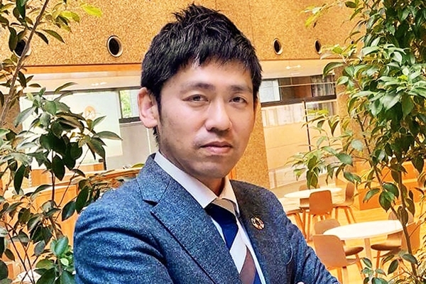 児玉 哲